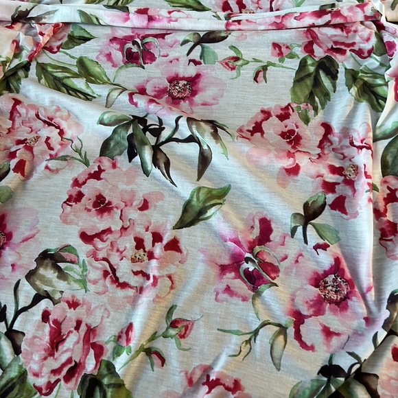Show Me Your MuMu brand roses print robe.  One day.  Excellent condition. - Picture 7 of 10